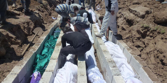 Enterrement des victimes du massacre de Houla, le 26 mai.