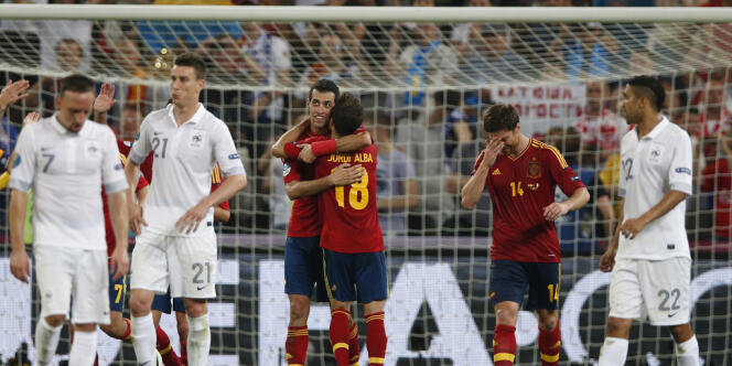Les joueurs espagnols célèbrent leur qualification pour les demi-finales, le 23 juin à Donetsk.