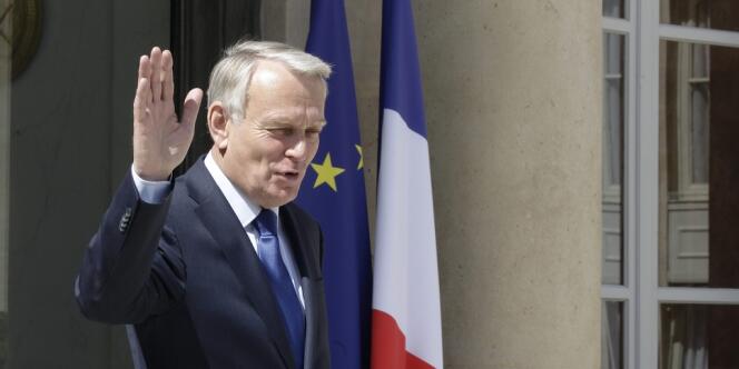Le premier ministre Jean-Marc Ayrault quittant l'Elysée, le 22 juin.