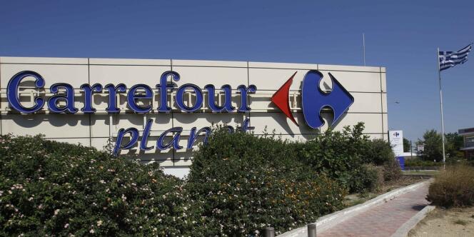 Sans le désengagement du groupe Carrefour en Grèce annoncé en juin, la perte nette sur le semestre aurait été de 230 millions d'euros. 