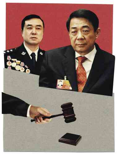 Dans l'ombre de Bo Xilai, l'incorruptible officier de police Wang Lijun. C'est en dévoilant les conclusions de son enquête qu'il a signé la mort politique du maître de Chongqing. Photo : Illustration d'Anthony Zinonos pour M, d'après photos de l'AFP et Mark Ralston/AFP