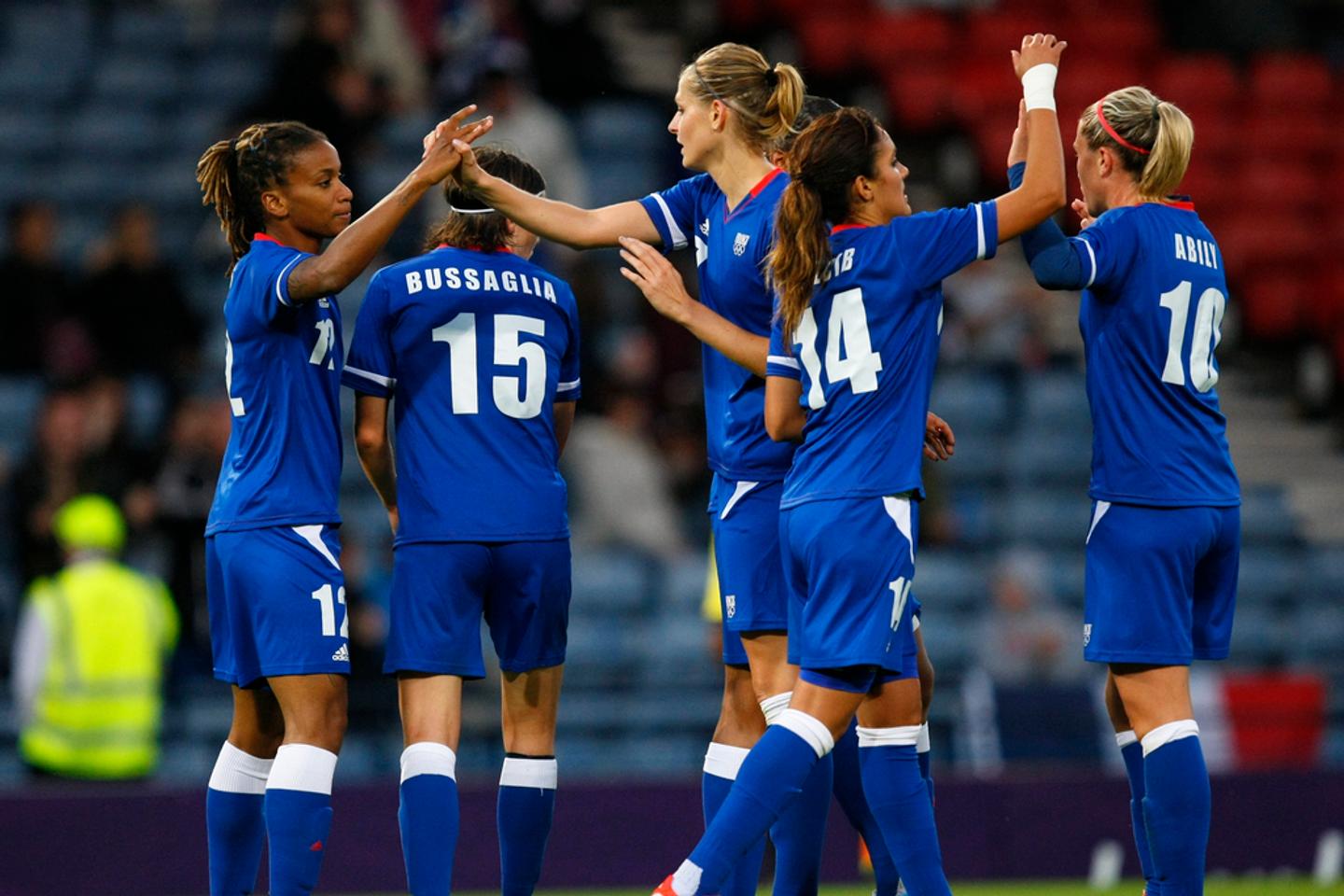 Football les Bleues écrasent la Corée du Nord