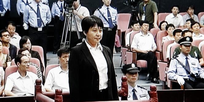 Capture d'image d'une vidéo fournie par la télévision CCTV, montrant Gu Kailai, lors de son procès, jeudi 9 août.