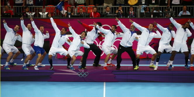 L'équipe de France de handball, championne olympique à Londres en 2012.