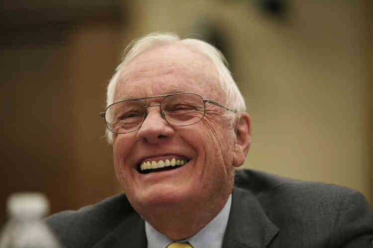 Neil Armstrong, commander of Apollo 11 and the first man on the moon, laughs during testimony before a House Science, Space and Technology committee hearing on "NASA Human Spaceflight Past, Present and Future: Where Do We Go From Here?" in Washington September 22, 2011.  REUTERS/Molly Riley  (UNITED STATES - Tags: SCIENCE TECHNOLOGY POLITICS HEADSHOT)