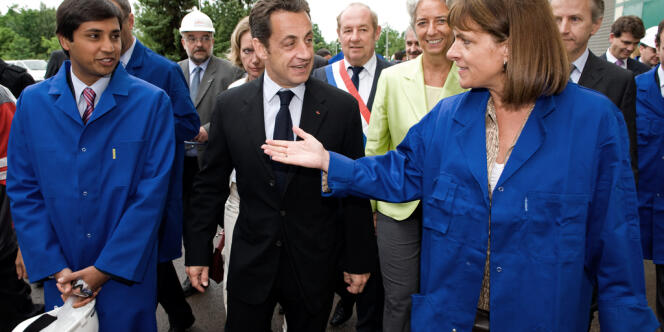Anne Lauvergeon accueille Nicolas Sarkozy et Aditya Mittal sur le site de production Areva du Creusot en Saône-et-Loire.