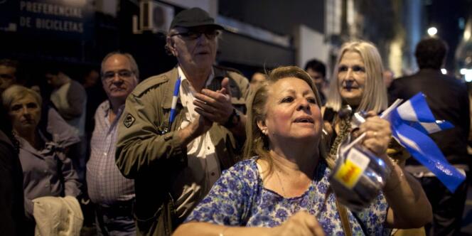A Buenos Aires, des milliers de personnes ont manifesté armés de casseroles contre la présidente Kirchner, le 13 septembre 2012.