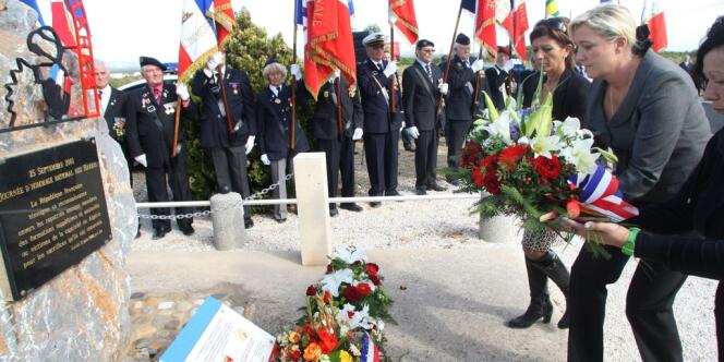 Marine Le Pen s'est rendue à la cérémonie d'hommage aux harkis à Rivesaltes (Pyrénées-Orientales), mardi 25 septembre.