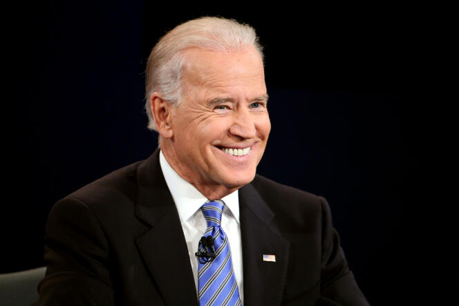 Joe Bident toutes dents dehors, lors du débat face à Paul Ryan, le 11 octobre 2012.