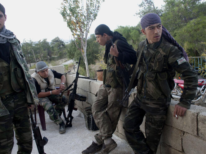 Des combattants de l'Armée syrienne libre dans le djebel turkmène.