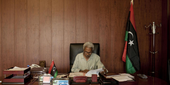Le vice-président du conseil intérimaire Ali Labaz, qui gère les affaires locales de la ville Syrte.  