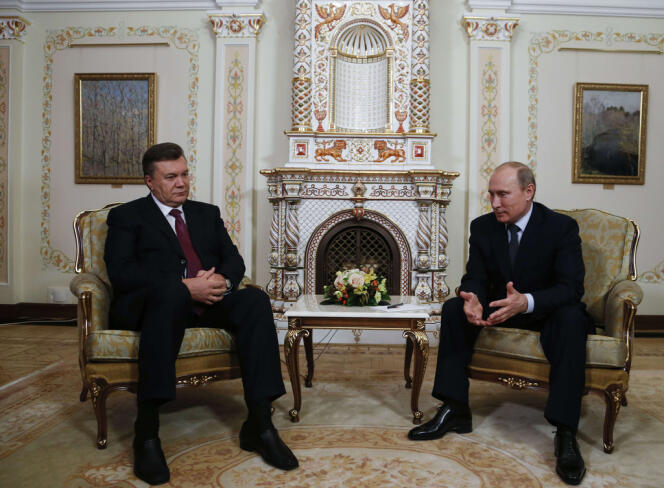 Le président russe, Vladimir Poutine (à droite), a reçu son homologue ukrainien, Viktor Ianoukovitch, dans sa résidence de Novo-Ogarievo, près de Moscou, le 22 octobre. 