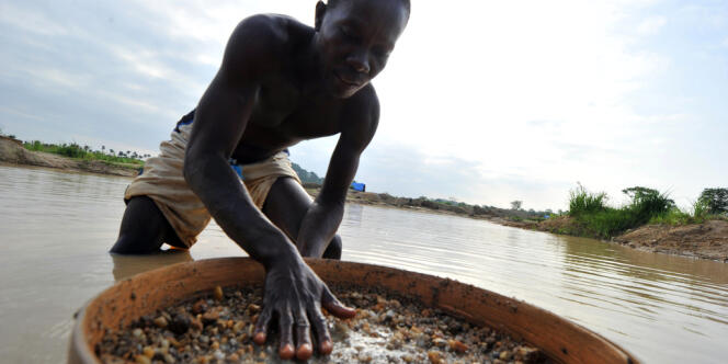 L'exploitation minière artisanale de l'or entraîne de graves pollutions dans les pays les plus pauvres, comme ici en Sierra Leone.