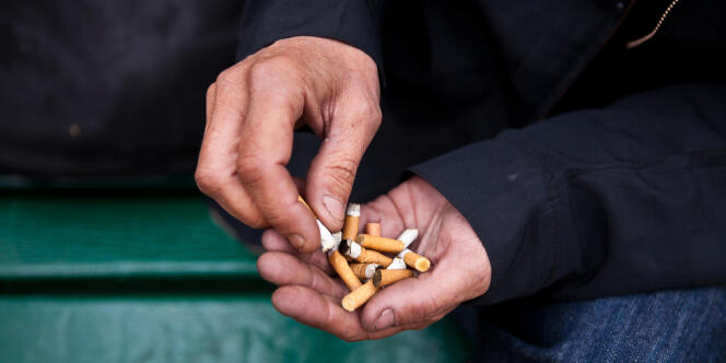 A partir du 1er janvier 2014, un projet pilote va être introduit pour interdire la cigarette dans les prisons britanniques, en vue d'une interdiction complète en 2015.