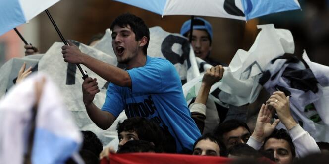 Lors d'une manifestation de soutien à la présidente Cristina Kirchner. Malmenée dans les sondages, la présidente  reste populaire chez les plus jeunes électeurs. 