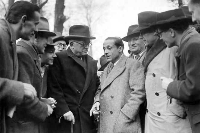 Novembre 1945 : les socialistes Vincent Auriol et Daniel Mayer sont membres de l’Assemblée constituante. Un an plus tard, le premier sera président de la République, le second, ministre.