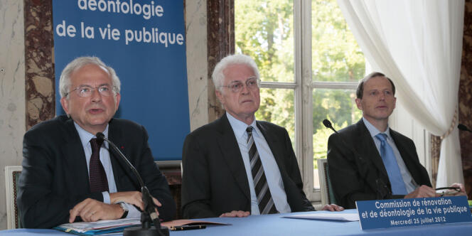  Olivier Schrameck, Lionel Jospin et le juge Alain Menemenis, lors d'une réunion de la Commission de rénovation et de déontologie de la vie publique, le 25 juillet à Paris