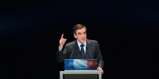 Pour son dernier grand meeting de campagne pour la présidence de l'UMP, François Fillon a réservé de nombreuses flèches à son adversaire Jean-François Copé.