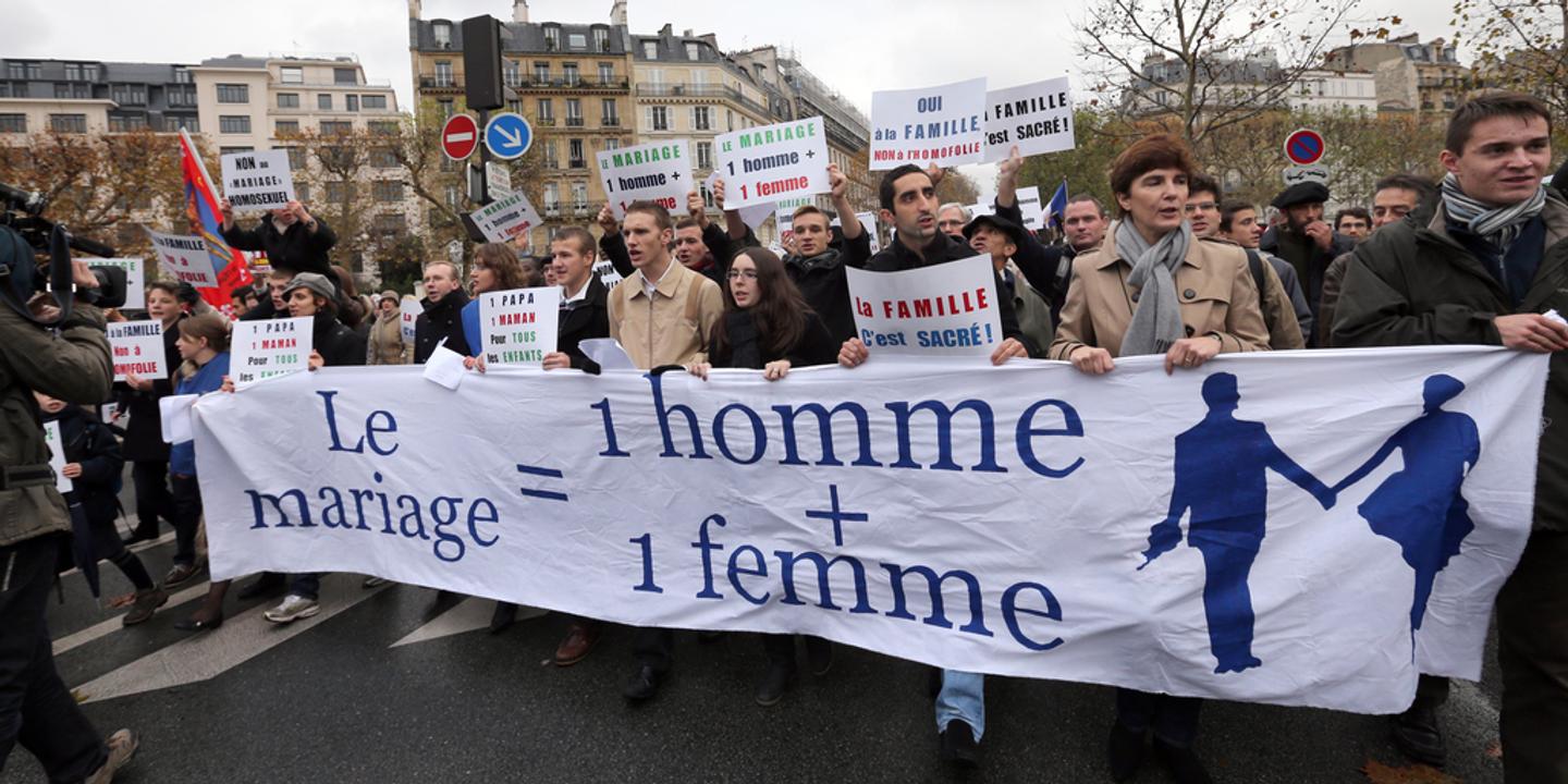 Civitas Manifeste Contre Le Mariage Pour Tous Des Militantes Feministes Agressees
