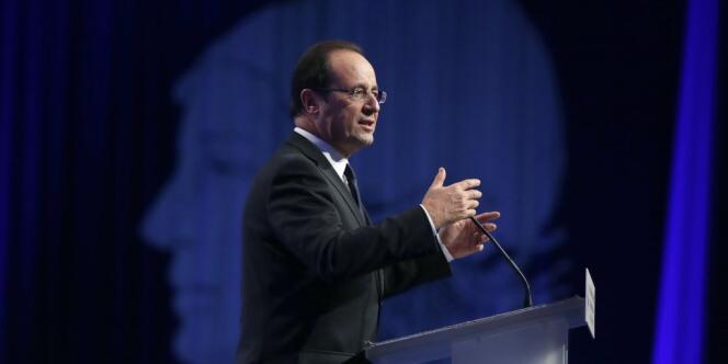 François Hollande au congrès des maires de France, mardi 20 novembre.