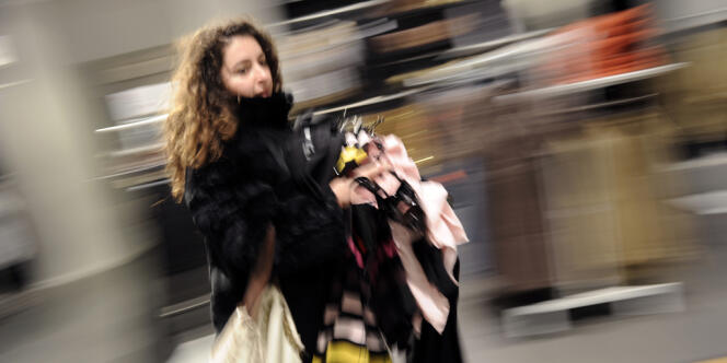 L'Institut français de la mode prévoit que ce secteur reculera, comme en 2012, de 2 % en 2013.