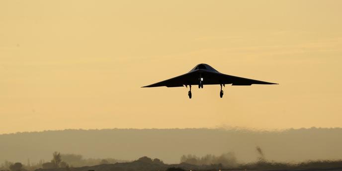 Dassault a lancé nEUROn en collaboration avec la Suède, la Suisse, l'Italie, la Grèce et l'Espagne. Le neurone a atterri à Istres, dans le sud de la France, le samedi 1er décembre.