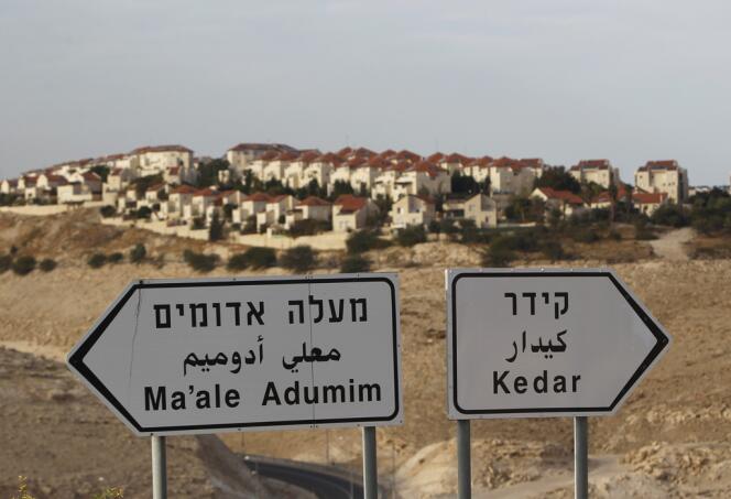 Le gouvernement israélien a confirmé vendredi l'existence de projets de construction de 3 000 logements en Cisjordanie, notamment dans un secteur baptisé E1 et jugé particulièrement sensible, entre Maale Adumim et Jérusalem.