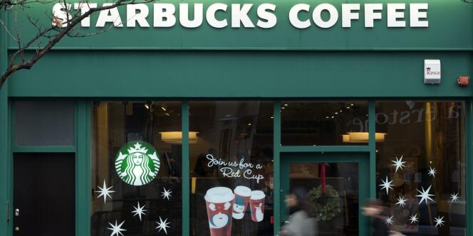 Une enseigne Starbucks, en décembre 2012, à Londres.