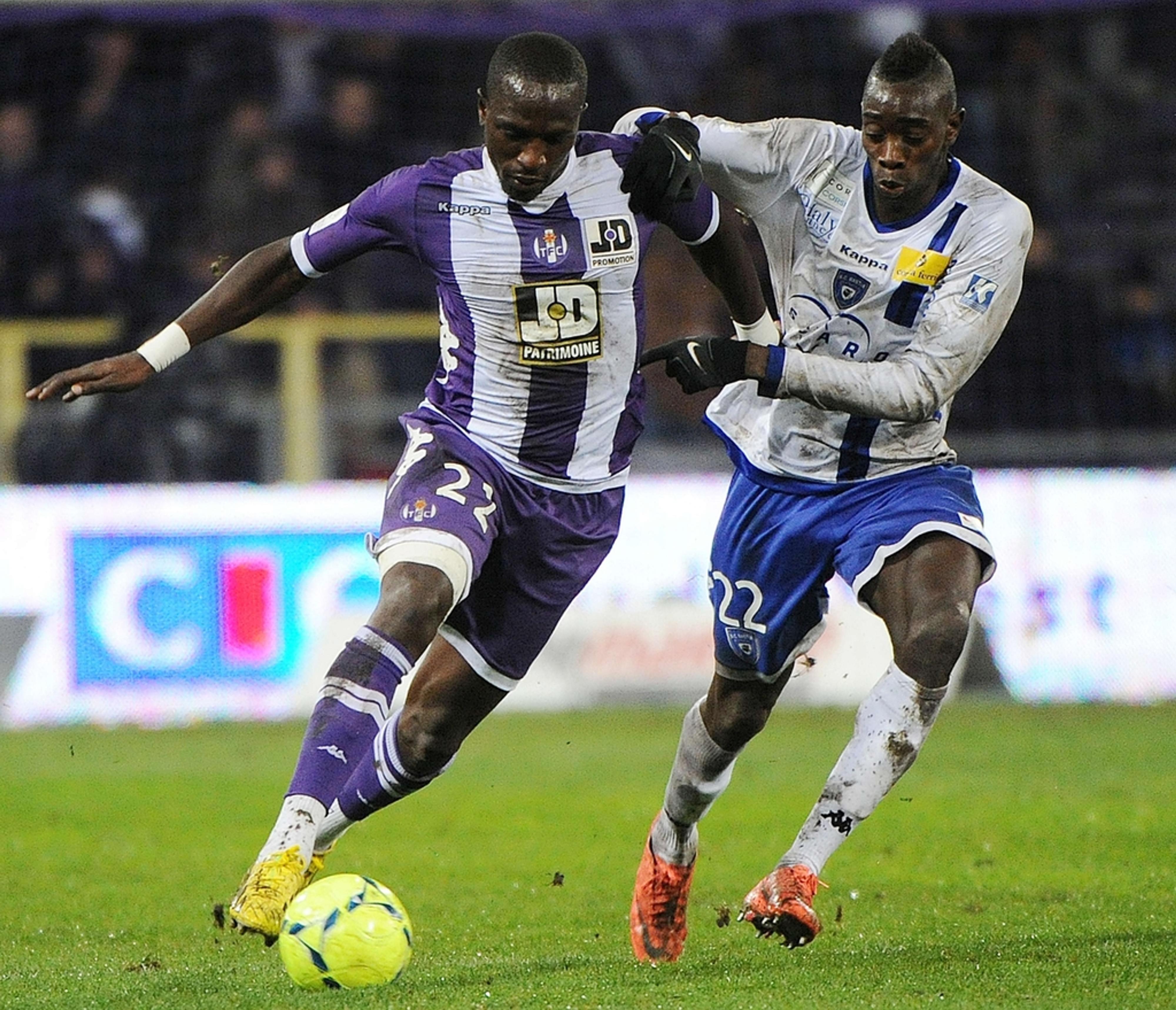 Ligue 1 : Lyon s'impose à St-Etienne, Marseille sombre ...