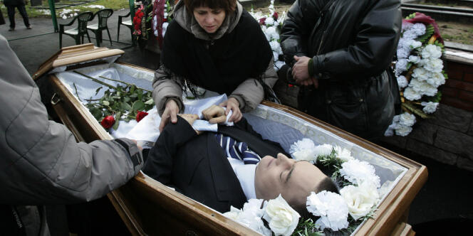 Lors des funérailles de Sergeï Magnitski, le 20 novembre 2009 à Moscou.