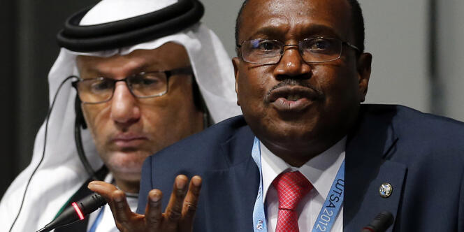Hamadoun Toure, secrétaire général de l'IUT, lors du sommet de Dubaï.