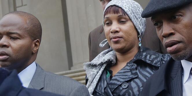 Nafissatou Diallo, à la sortie du tribunal du Bronx, le 10 décembre. 