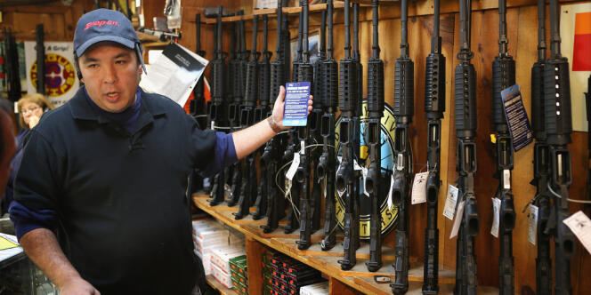 Vendeur d'armes dans l'Illinois, en décembre 2012.
