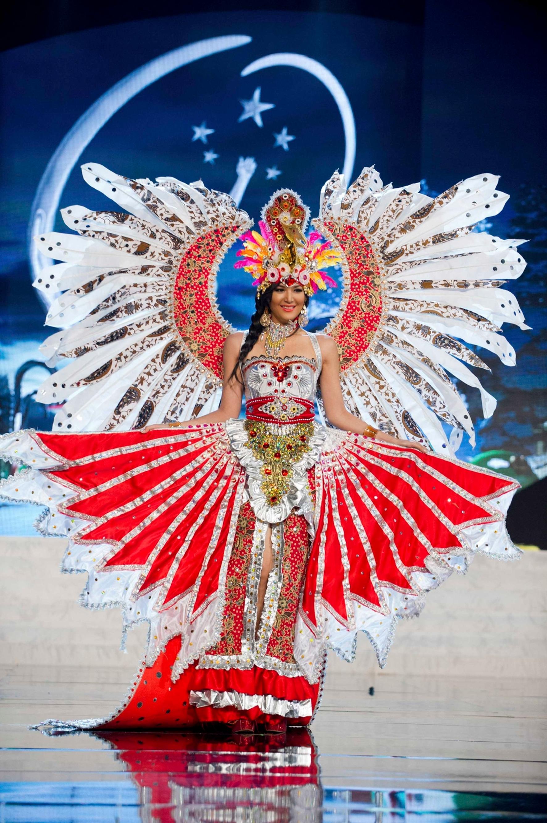 Les plus beaux costumes nationaux du concours de Miss Univers