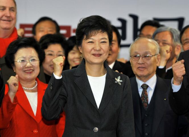Park Geun-Hye, jeudi 20 décembre à Séoul, après l'annonce de sa victoire, au siège de son parti.