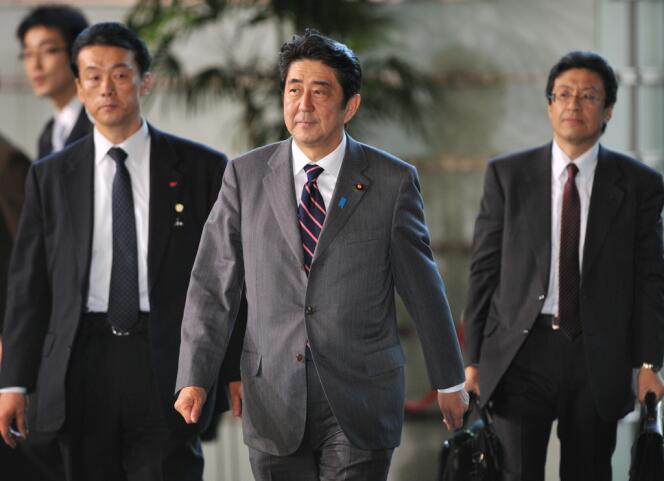 Shinzo Abe, le premier ministre japonais, arrive à sa résidence officielle à Tokyo, le 26 décembre 2012.