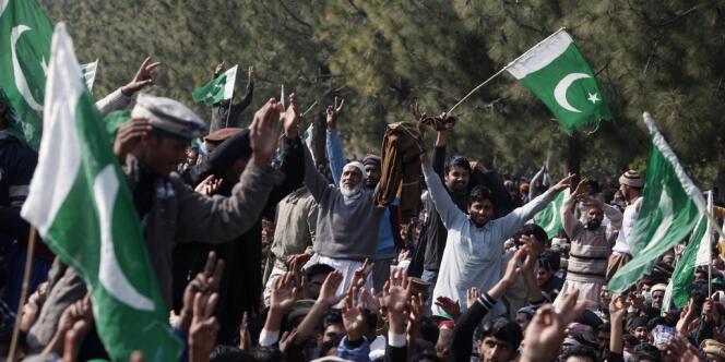 Des partisans de Tahir ul-Qadri, le 16 janvier à Islamabad.