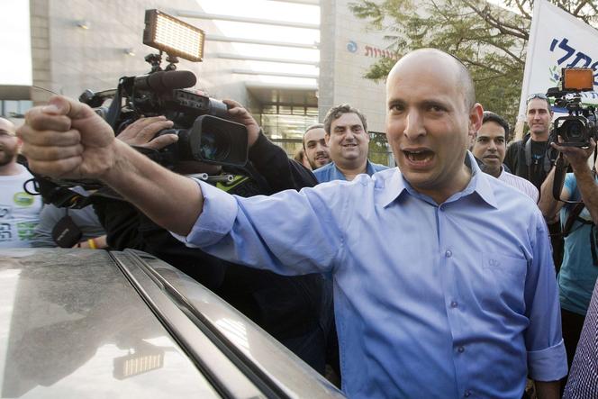 Naftali Bennett, à la sortie du bureau de vote à Raanana, le 22 janvier.
