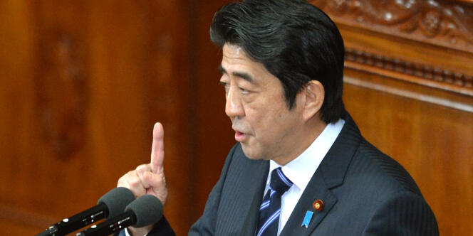 M. Abe a promis de tout mettre en œuvre pour réveiller l'économie nippone, engluée depuis près de vingt ans dans la déflation. La baisse des prix et des salaires tire vers le bas la consommation, les investissements et la production industrielle.