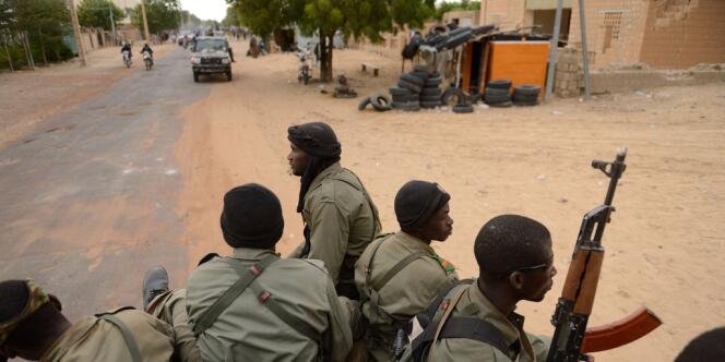 Soldats maliens à Tombouctou, le 28 janvier.
