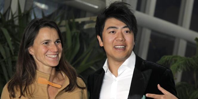 La ministre de la culture et de la communication, Aurélie Filippetti, avec le pianiste Lang Lang au 47e Midem à Cannes, le 27 janvier 2013.