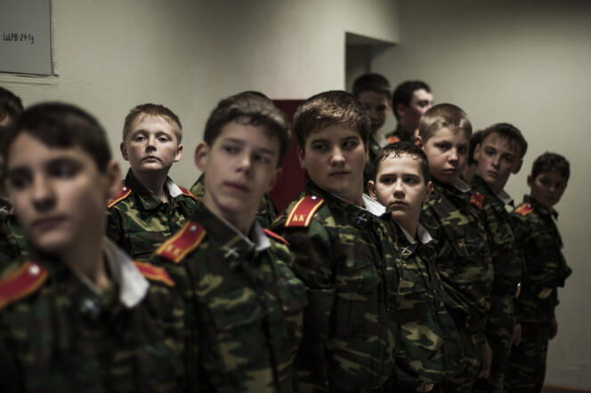 L’école des cadets cosaques de Ioujny, un quartier de Volgograd, accueille des élèves âgés de 7 à 17 ans.
