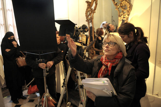 Bénédicte Kermadec, scripte, sur le tournage de « La Déesse aux 100 bras », réalisé par Sylvain Monod, le 25 janvier. 
