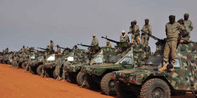 Des soldats tchadiens en route vers le Mali, le 24 janvier.