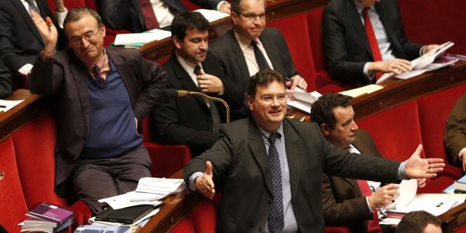 Les députés UMP Hervé Mariton (à gauche) et Philippe Gosselin (au centre), le 5 février à l'Assemblée nationale.