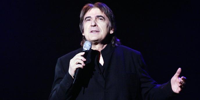 Serge Lama, un peu moins réac, toujours "déchiré"