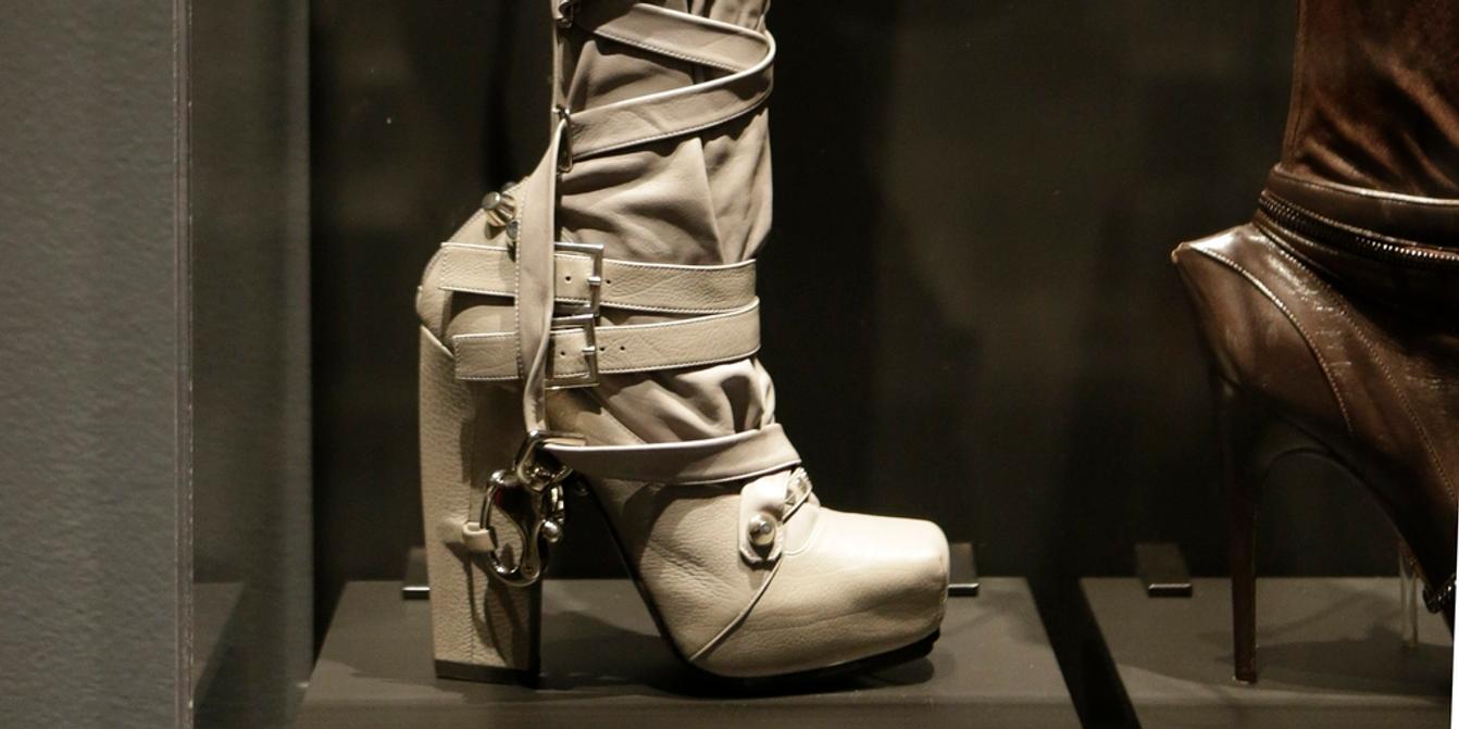 Le talon toujours plus haut toujours plus beau