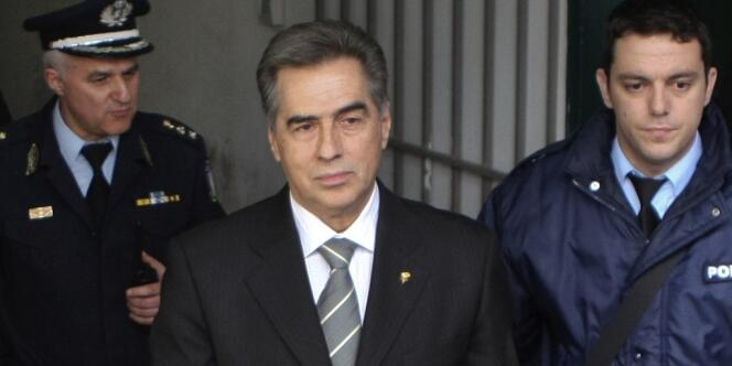  Vassilis Papageorgopoulos, ancien maire de Salonique, la deuxième ville de Grèce, à sa sortie du tribunal, le 27 février.  