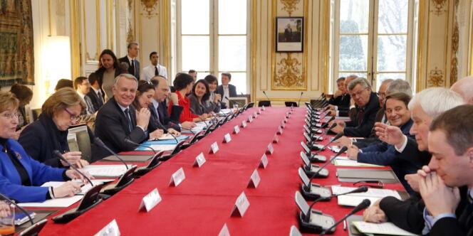 Jean-Marc Ayrault a annoncé mercredi, à l'issue du conseil des ministres, que le gouvernement préparait 
