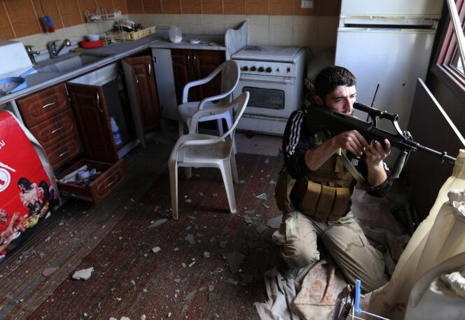 Un combattant rebelle à Damas, en janvier.